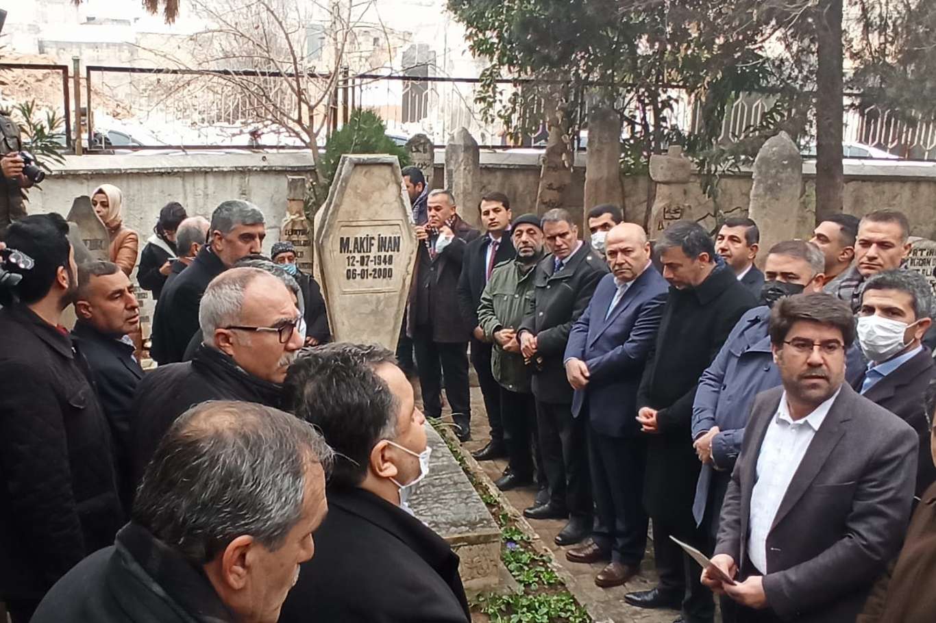 Kudüs Şairi Mehmet Akif İnan kabri başında anıldı Kudüs Şairi Mehmet Akif İnan kabri başında anıldı
